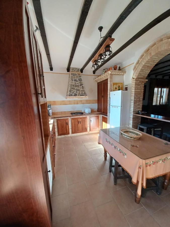 Villa Martinez Alquiler Rural Isabel Alcalá del Valle المظهر الخارجي الصورة